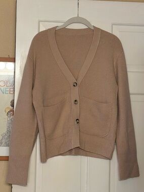 Khaki knit cardigan with pockets